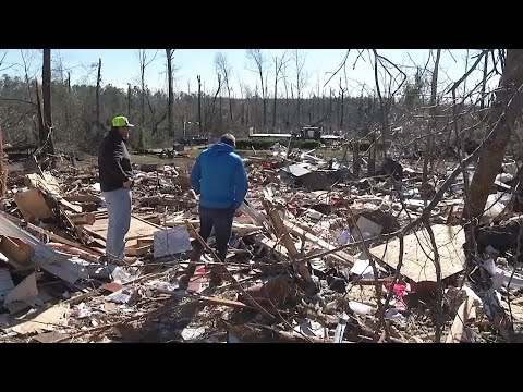 The uncle of AJ Hernandez describes chilling final moments for the 6-year-old when catastrophic tornado winds ripped the boy from his father’s arms. (March 5)
