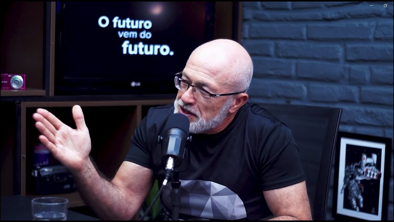 Como strateegia transforma o ensino na era figital? | strat'o'cast #10