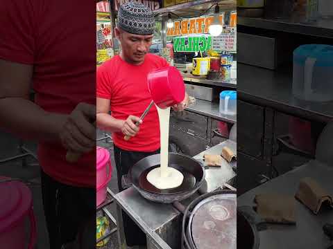 Mau jajan yang super lezat? Coba martabak! Street food khas Jakarta yang bikin nagih, harganya juga ramah di kantong. 😋...
