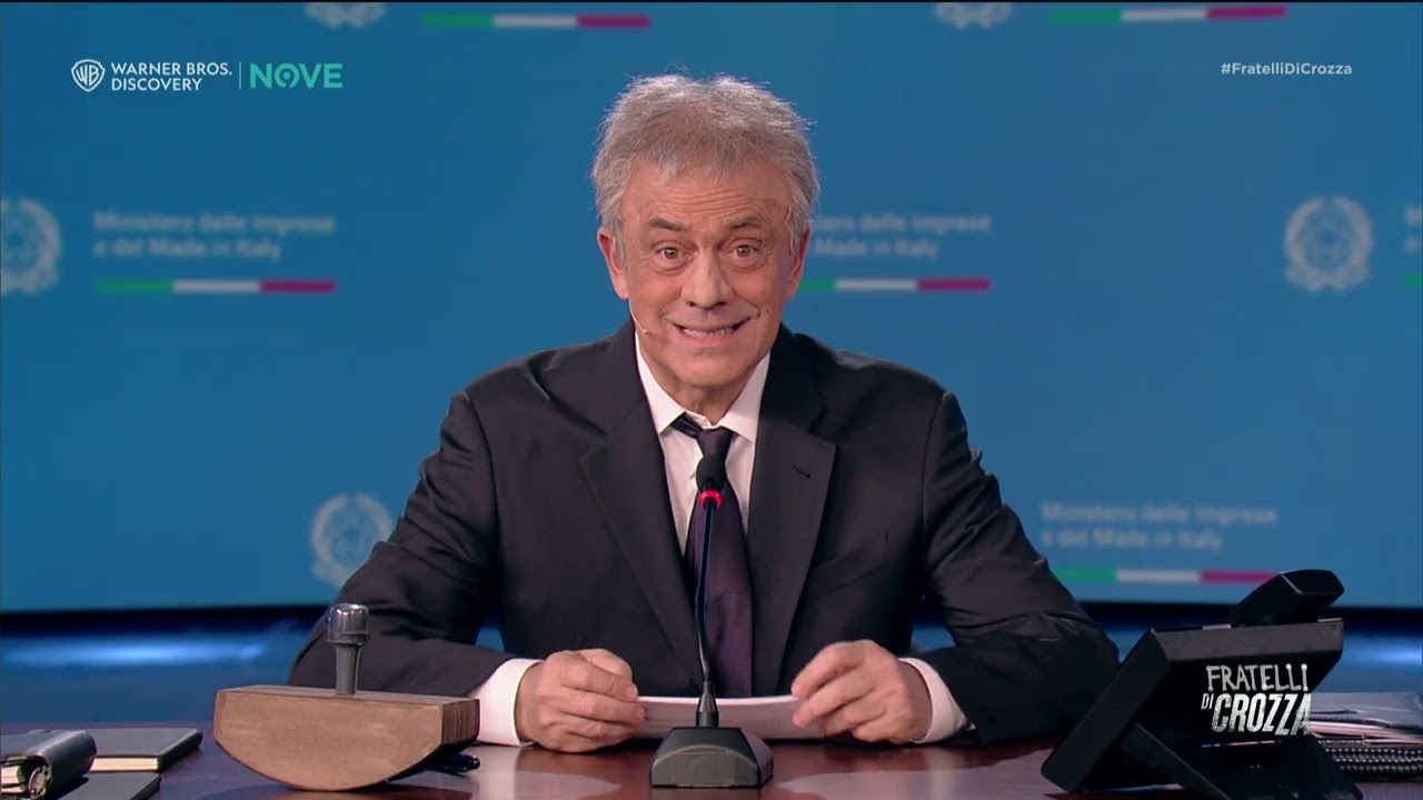 Crozza Urso "Lasci farmi parlare a me, che depongo sputtaneamente una dichiacchierazione volantaria"