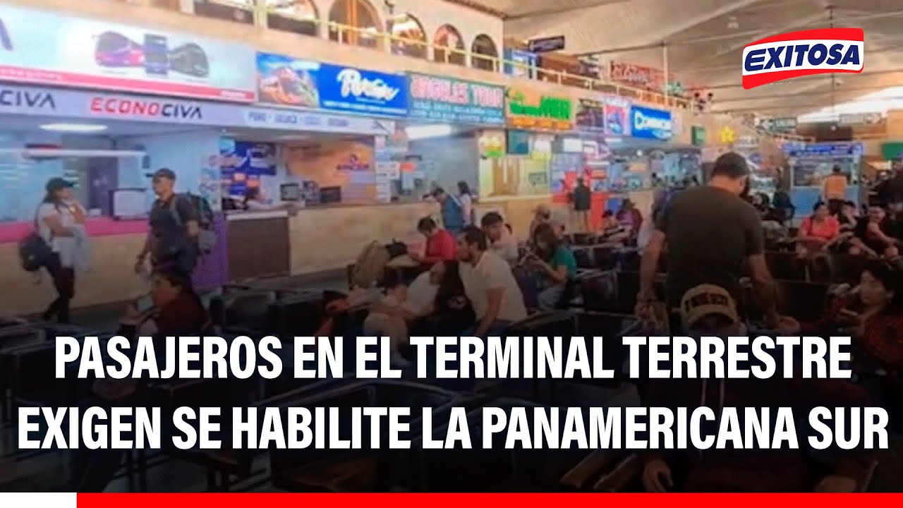 🔴🔵 Pasajeros en el terminal terrestre exigen se habilite la Panamericana Sur tras derrumbe