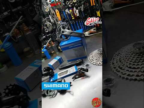 Transmisión SHIMANO de 2x11 velocidades en DEORE y SLX para instalación de una bicicleta TREK de MTB