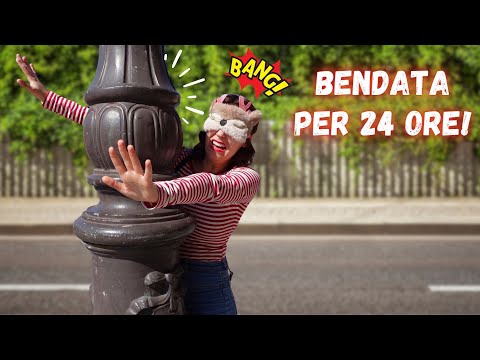 CAMMINO BENDATA PER STRADA PER 24 ORE! *challenge*