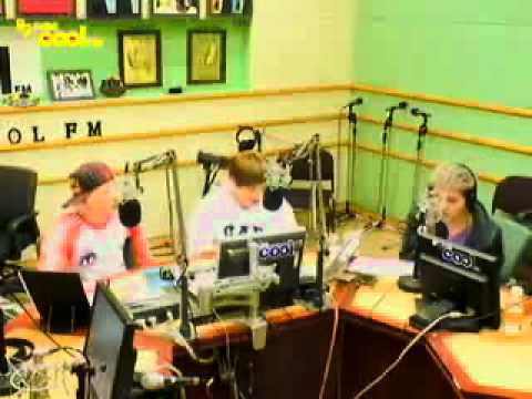 110921 Shindong singing his A-CHa part!! @ Sukira KTR (SUPER JUNIOR)