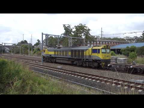 QBX003 with a short Qube Freight 4112 - 27/1/18