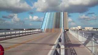 preview picture of video 'Dunedin Causeway Drawbridge Florida'