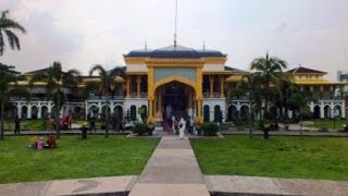 preview picture of video 'Istana Maimun (Maimoon Palace), Medan - North Sumatra.'