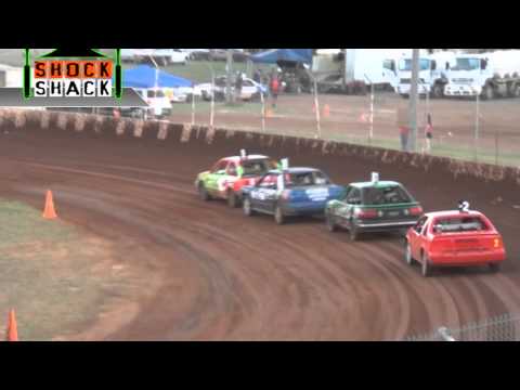 4 Cylinder Sedans - Heat 9 - QLD Title - Gatton Speedway - 08.02.14