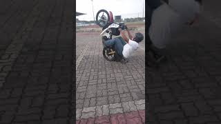 Download lagu ex5 wheelie parking burnout mp3