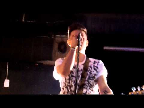 Beginning of "Trapped" - Abandon All Ships