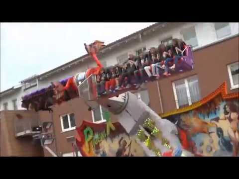 Karussell Phoenix auf der Kirmes in Rhede - Kirmesfahrgeschäft auf Rummelplatz