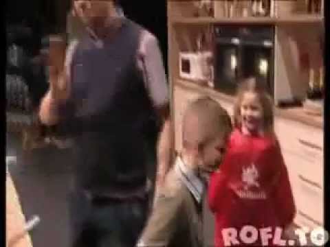 Junge kotzt bei Tim Mälzer