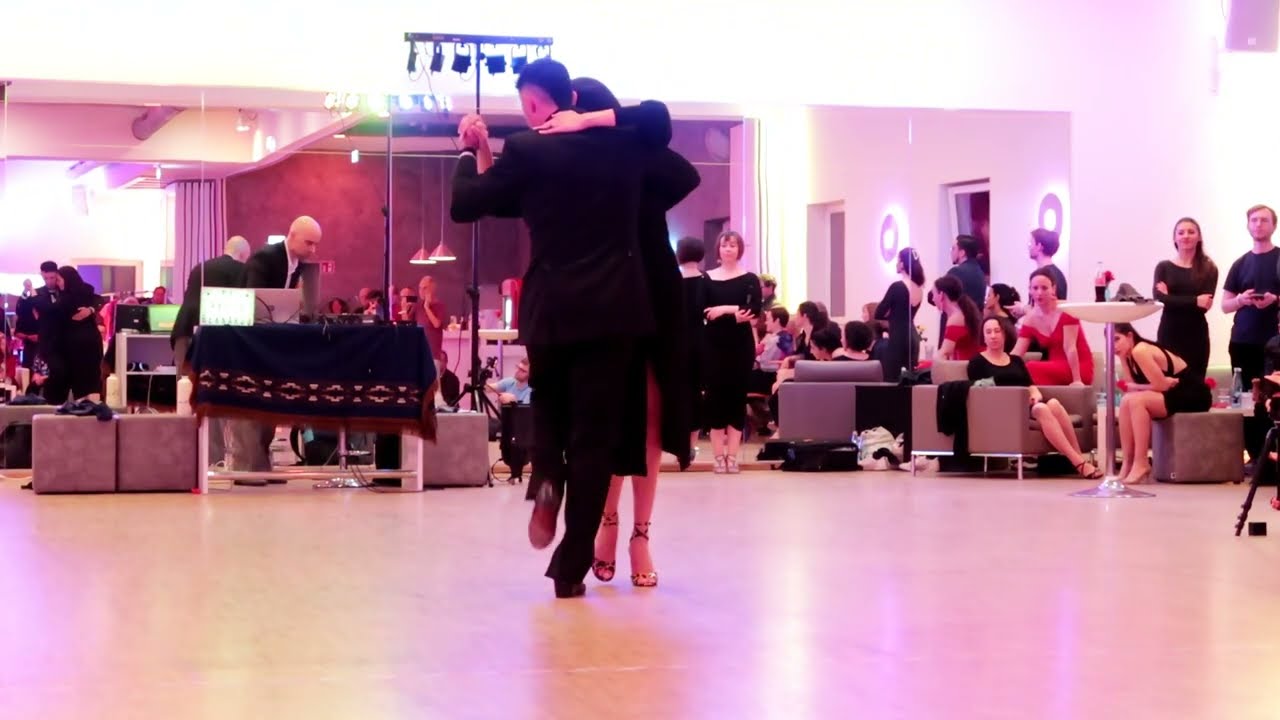 Video thumbnail for Martín Vicente & Ayelén Urrutia dance Roberto Goyeneche's Viejo ciego