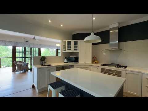 44 St George Crescent, Sandy Point, NSW 2172, 6房, 3浴, House