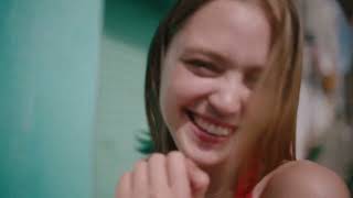 Download lagu Uniqlo BraTop: Beyond a Top, Beyond a Bra mp3
