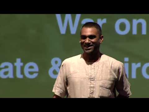 Kumi Naidoo Greenpeace International inspiring fundraisers at the IFC 2014