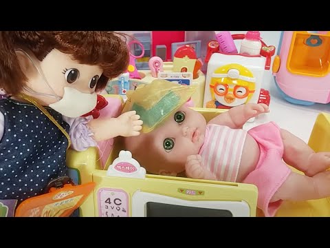 Baby doll spider bitten and Ambulance Doctor hospital toys pororo play - 토이몽