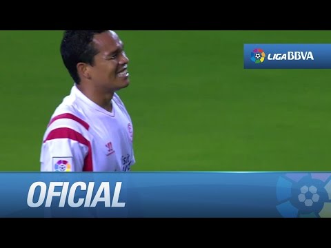 Remate de Bacca que sale por encima de portería