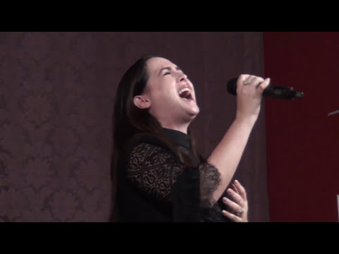 DEUS ESTÁ NA CAUSA | CANTORA FRANCISCA BEATRIZ