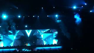 Armin van Buuren playing Orjan Nilsen's "Violetta" @ ARMIN ONLY, Amsterdam, Ziggo Dome, 15.11.2013