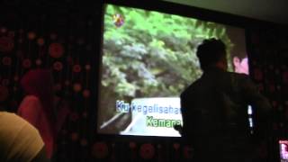 Merisik Khabar-Akim feat Que @ KARAOK3M2013