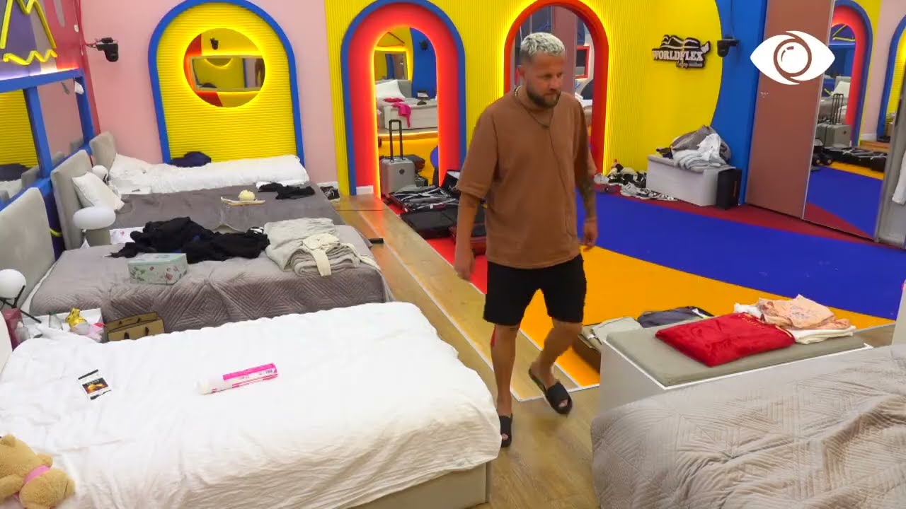 Çuhu se do vijë një zarf/ Luizi zgjon Efin