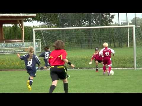 Rot Weiß Oberföhring Julian #11 / 3 Tore