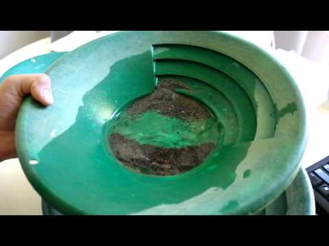 Separating black sand from gold - Prospecting Australia Forum Video