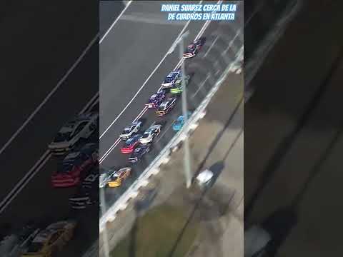 Daniel suarez cerca de llevarse la bandera de cuadros en Atlanta termino 3 #nascarcup #danielsuarez