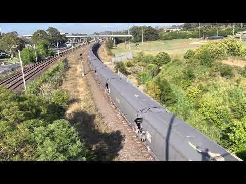 Qube grain train 8966 with CF4408/QBX002/CF4411