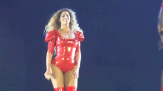 15 Beyoncé - Blow / Nasty Girl (The Formation World Tour DVD)