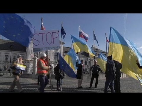 Slovakia: Pro-Ukraine demonstrators send message to visiting Lavrov