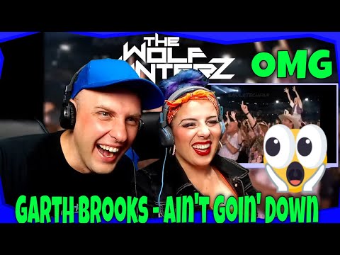 First Time Hearing Garth Brooks - Ain't Goin' Down ( Live Flying Trapeze) THE WOLF HUNTERZ Reactions