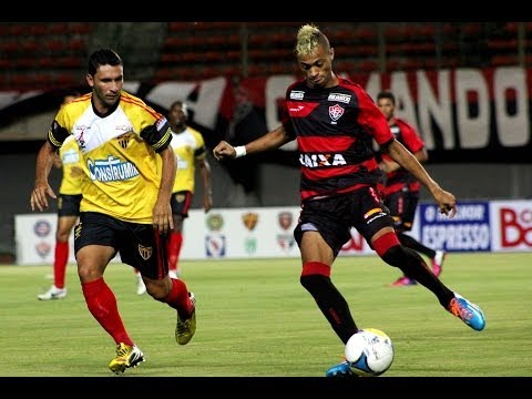 Vitória 2 X 0 Catuense. Gols de Willian Henrique e Adailton (12/2/2014)