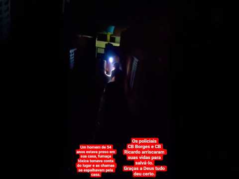 Policiais salvam a vida de homem em um incêndio residencial. Cidade de Campo Limpo GO #goias #herois