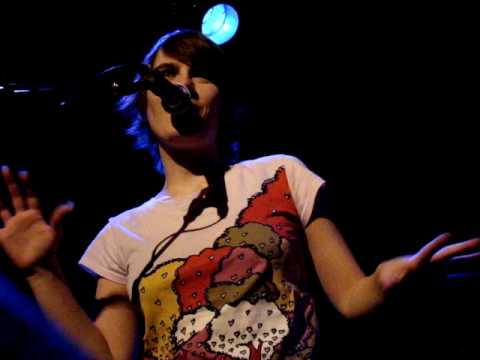 4/14 Kaki King - "That's a Bong and That's a Drum Set" + Pull Me Out Alive @ MHoW, Brooklyn 12/12/09