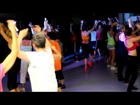 BellaZumba ♪♩♬ Masterclass - Gasolina Battle