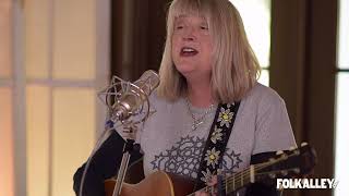 Folk Alley Sessions at 30A: Kim Richey - "Chase Wild Horses"