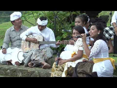 Tatwamasi Nyanyian Dharma ,