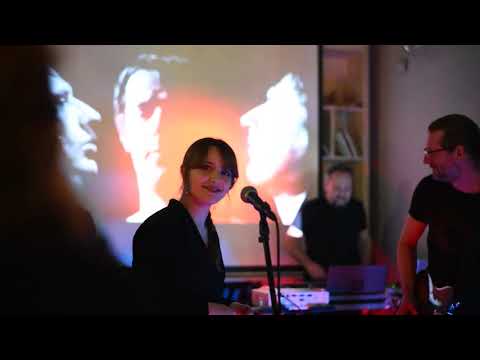 Slovenská krčma | Os estudos culturais | Outonista | Coffeesheep