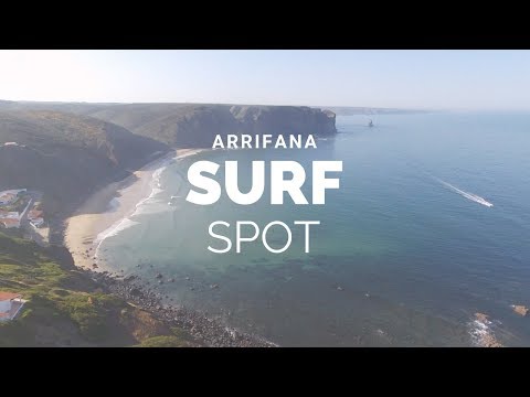 Big waves hit Arrifana 