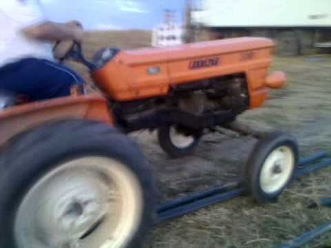 bazga pe tractor la sadova