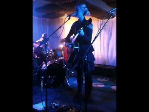 Tina Dico singing copenhagen live