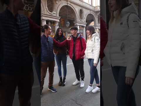 Poliamore? || #lafamigliaquellacheviaggia #sanvalentin #love #comedy #shorts #amore #poliamore