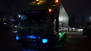 Download lagu UNIT TRONTON KIBOY HINO 500 DI SAAT MALAM HARI mp3