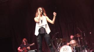 Jana Kramer at the North Georgia State Fair Dont Touch my Radio