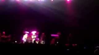 &#39;This Town&#39; live performed by &#39;Deacon&#39; Chip Esten and Clare Bowen &#39;Scarlett&#39;at Bridgestone Arena