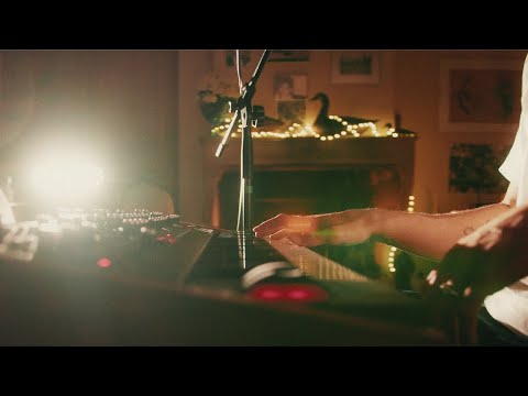 Fhin - a Song with my Dog (live from Grandma's)