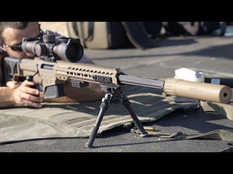 Das Barrett MRAD im Kaliber .338 Lapua Magnum (mit Schalldämpfer)