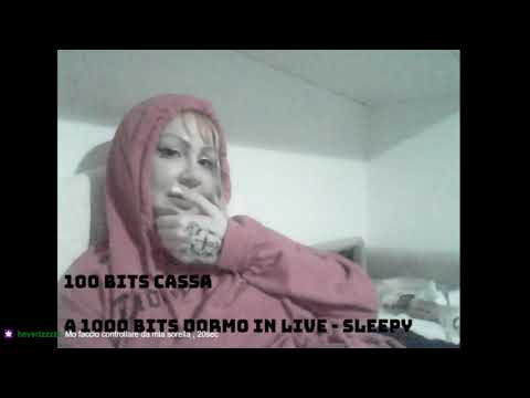 ISABHELL REGALA 20 EURO AD UN FAN LIVE SU TWITCH